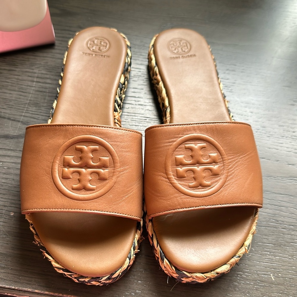Tory Burch slides wicker rattan sandals. Size 10.5